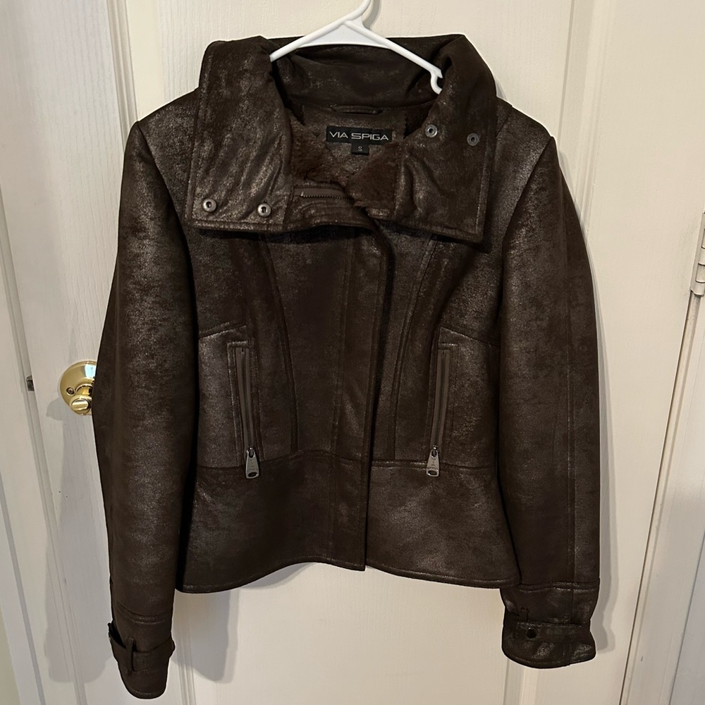 BROWN LEATHER JACKET